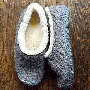 Keen knit  slippers